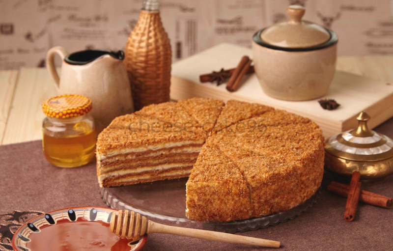 Торт "Медовик" Cheeseberry